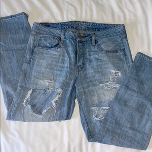 American Eagle - Tomgirl Distressed Jeans (10 regular)